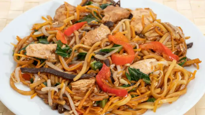  Does vegetable chow mein have gluten?